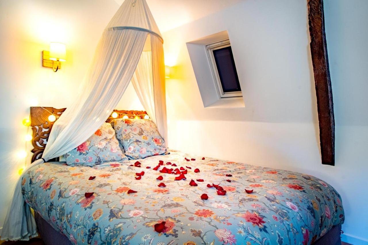 לאון Jacuzzi - La Petite Romantique - Flobnb מראה חיצוני תמונה